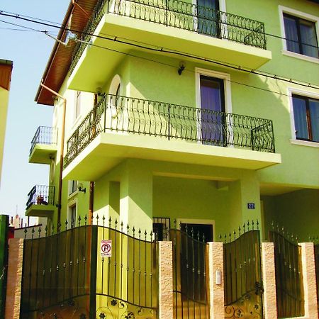 Villa Edera Residence - Gazda Profesionista Boekarest Buitenkant foto