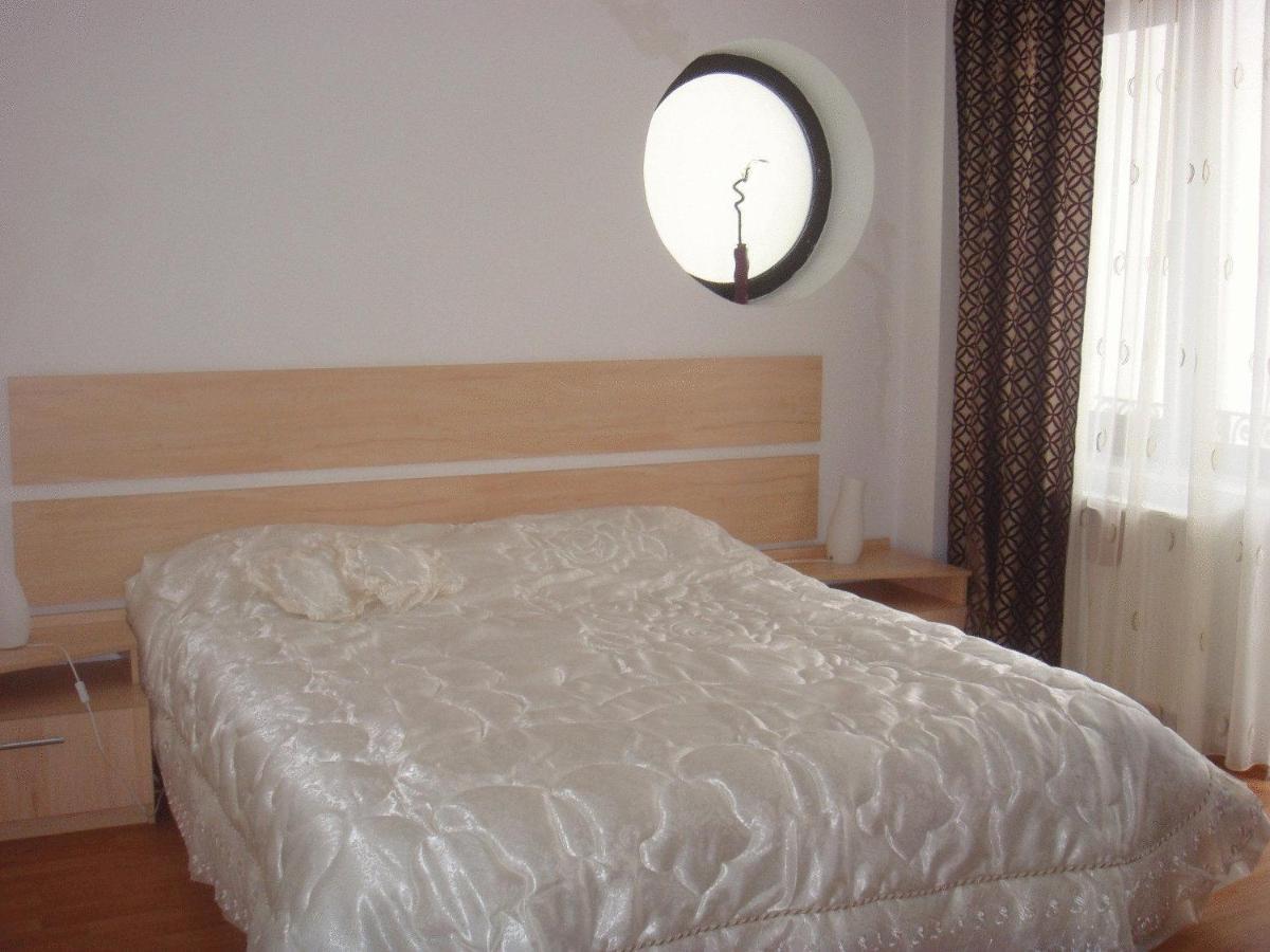 Villa Edera Residence - Gazda Profesionista Boekarest Buitenkant foto