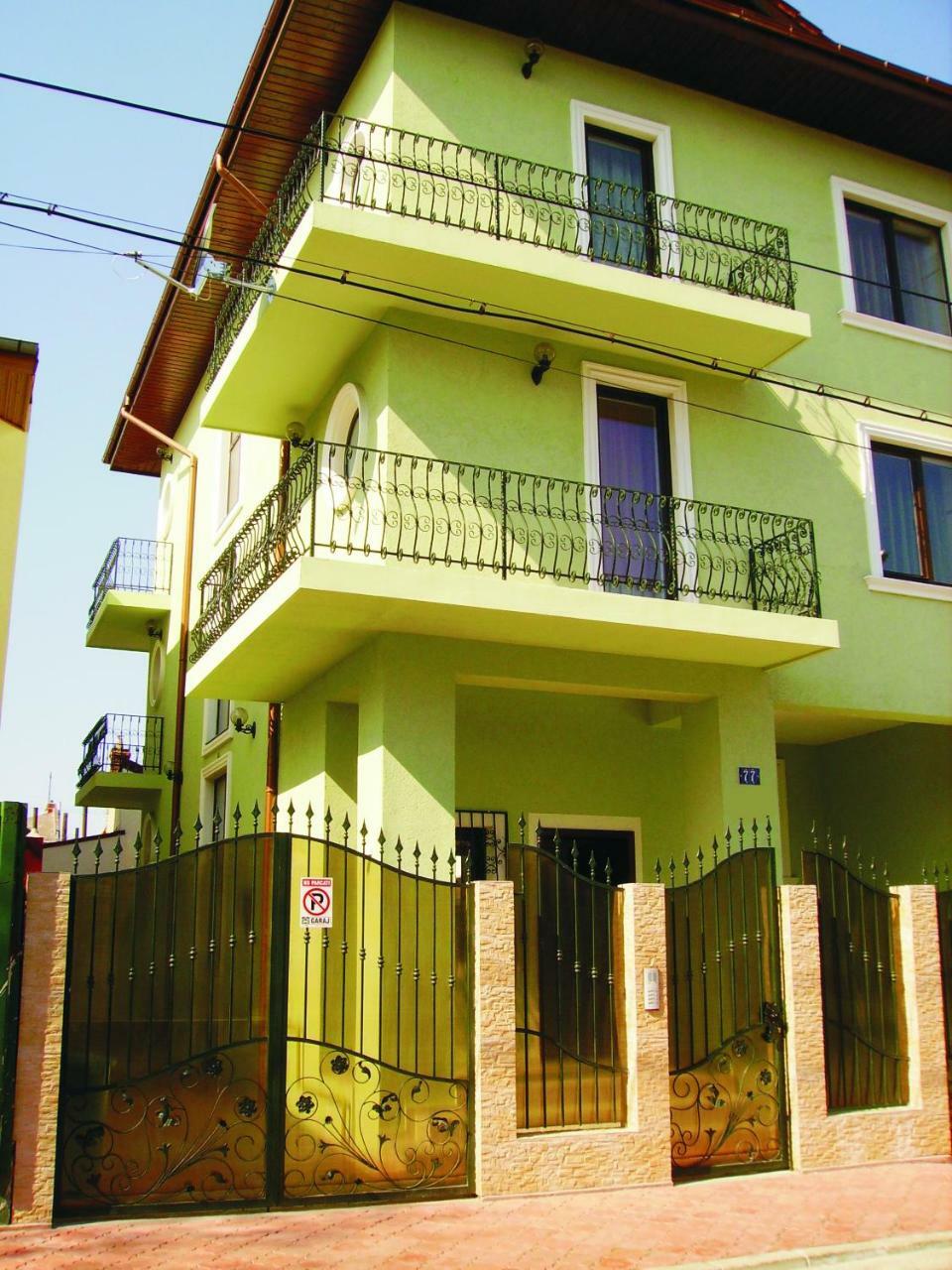 Villa Edera Residence - Gazda Profesionista Boekarest Buitenkant foto