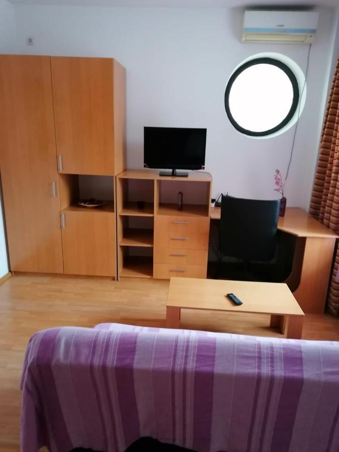 Villa Edera Residence - Gazda Profesionista Boekarest Buitenkant foto