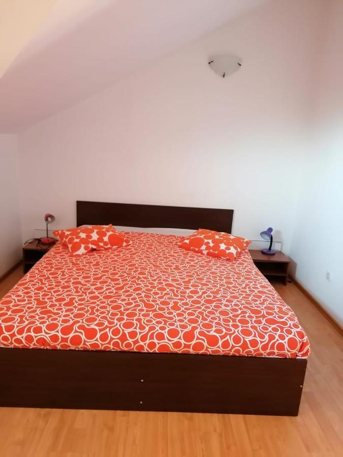 Villa Edera Residence - Gazda Profesionista Boekarest Buitenkant foto